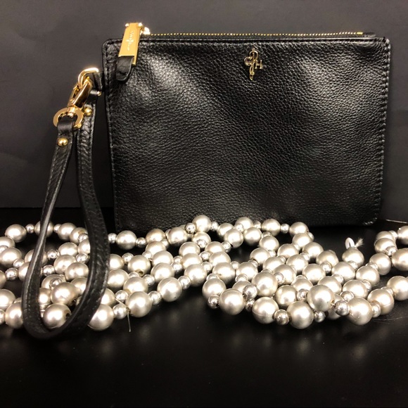 Cole Haan Handbags - Cole Haan Genuine Leather Wristlet